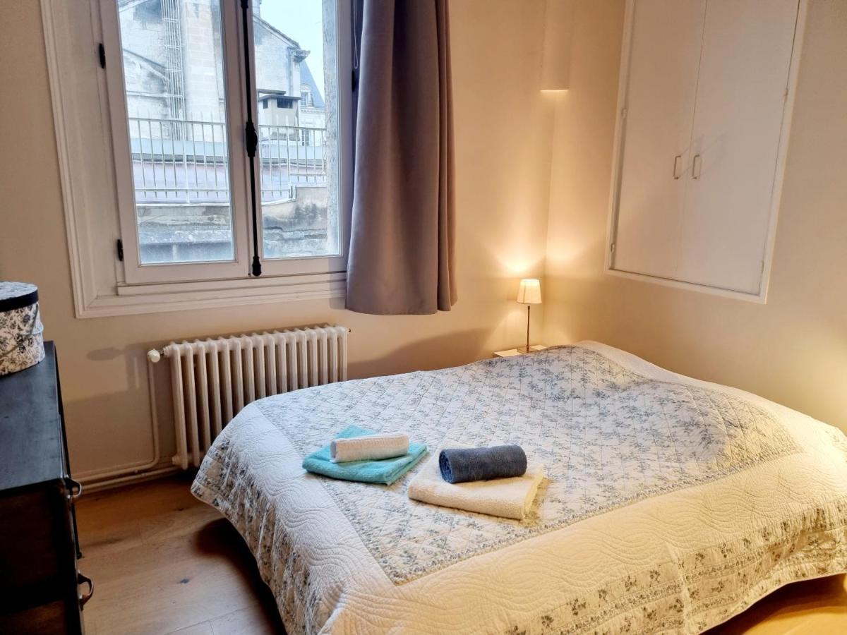 Face A L'Hotel De Ville Grand Et Lumineux Appartement アングレーム エクステリア 写真