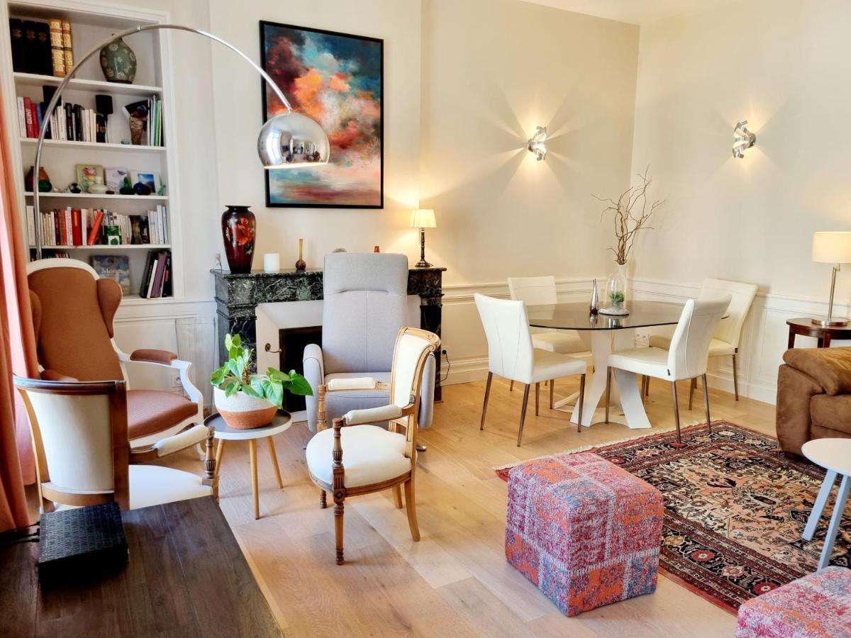 Face A L'Hotel De Ville Grand Et Lumineux Appartement アングレーム エクステリア 写真